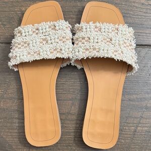 Pearlized sandals